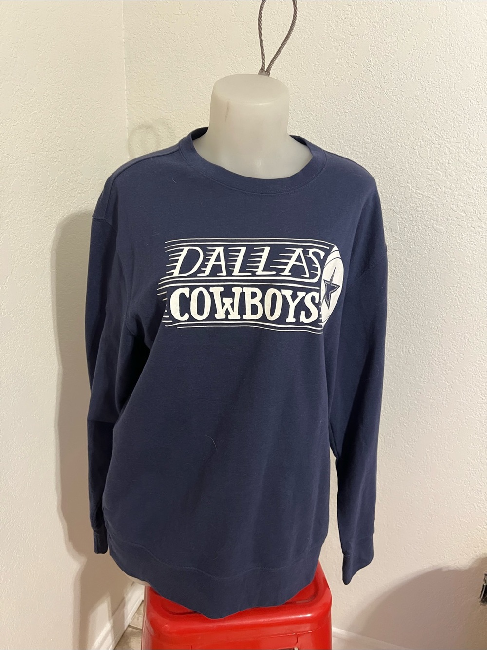 NFL Dallas Cowboys Lauren James Navy crewneck White Logo women’s size medium to